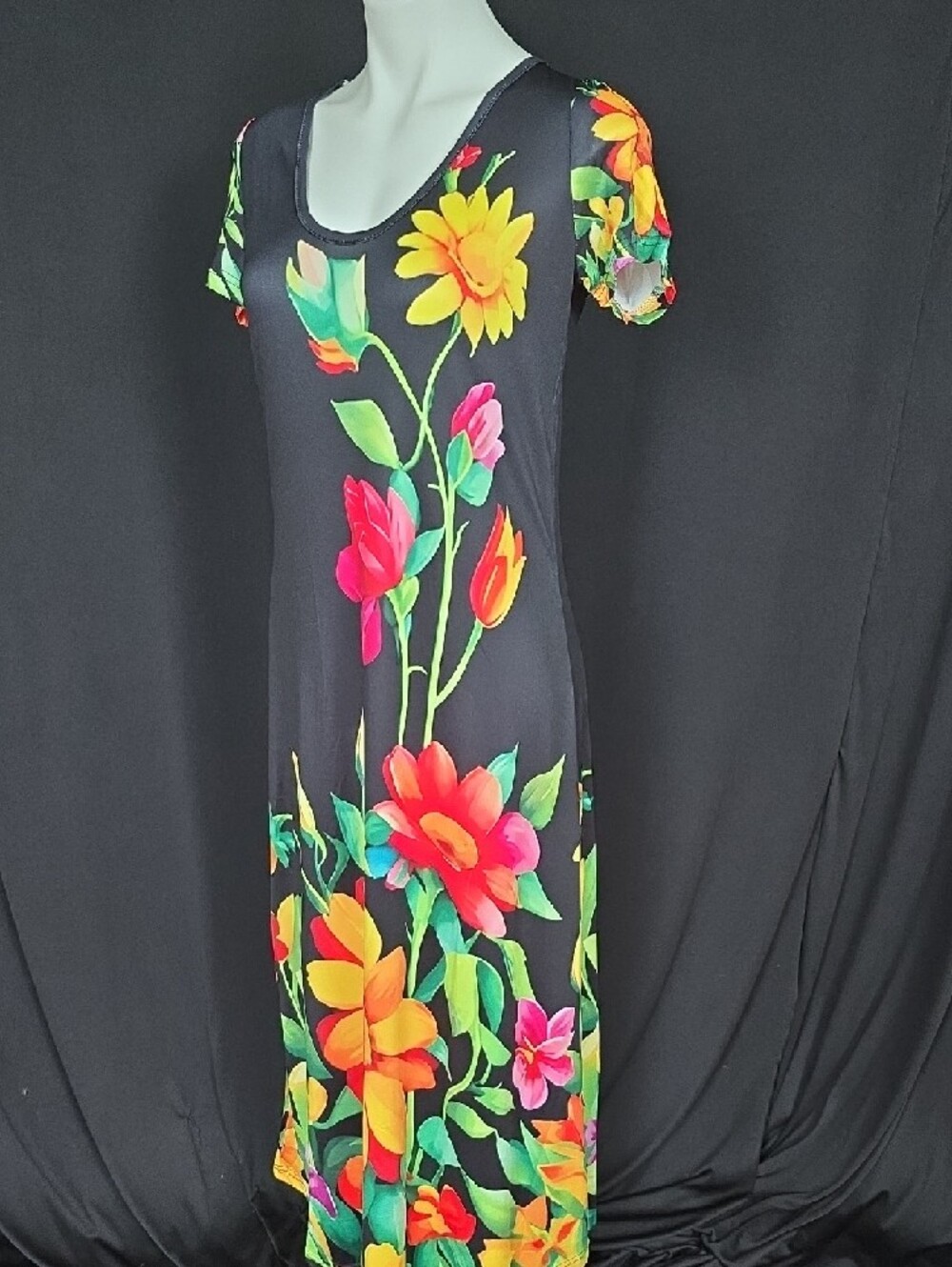 Women's Black Maxi Dress with Vibrant Floral Print - Picture 6 of 16